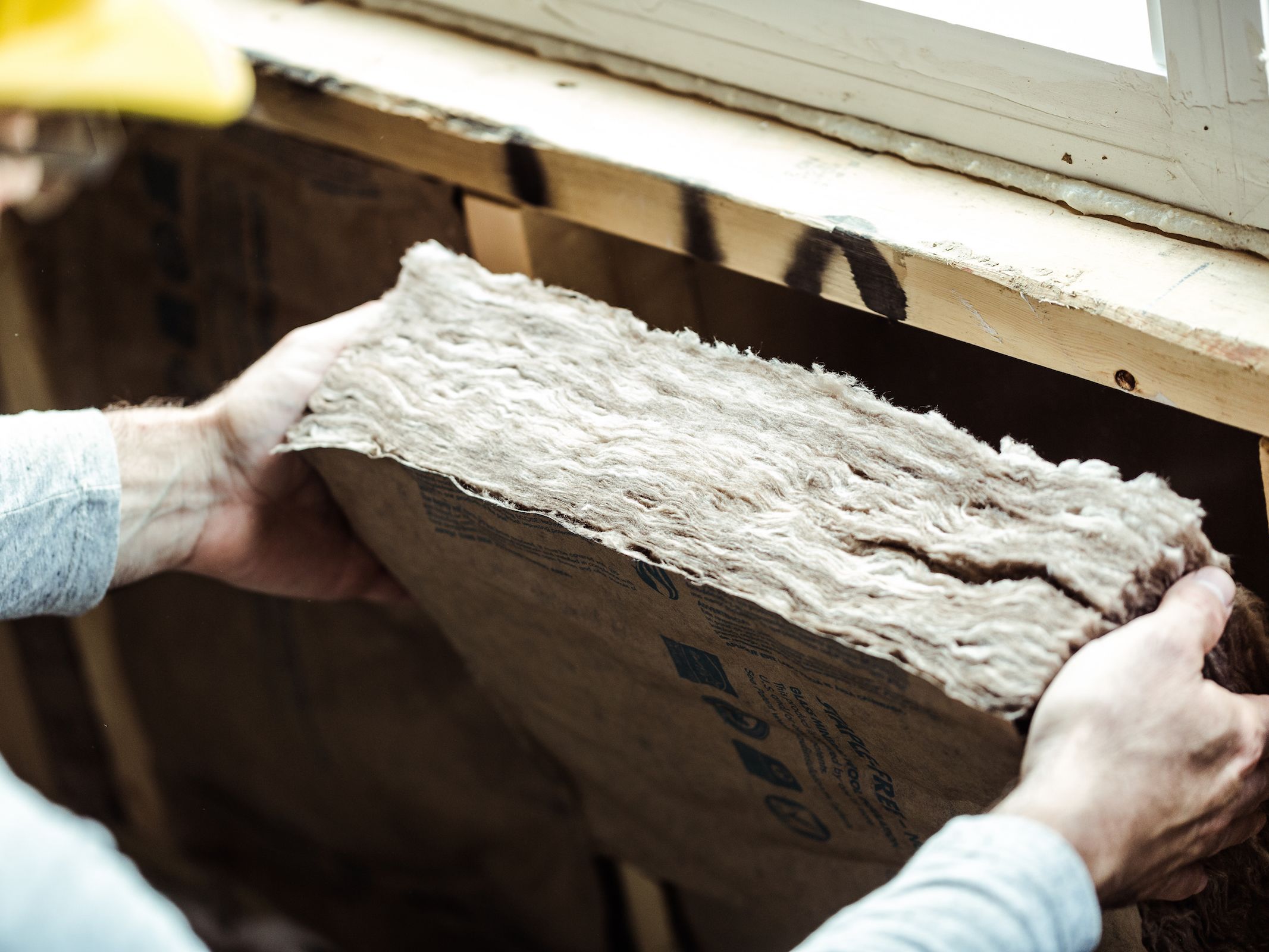 install_faced_insulation